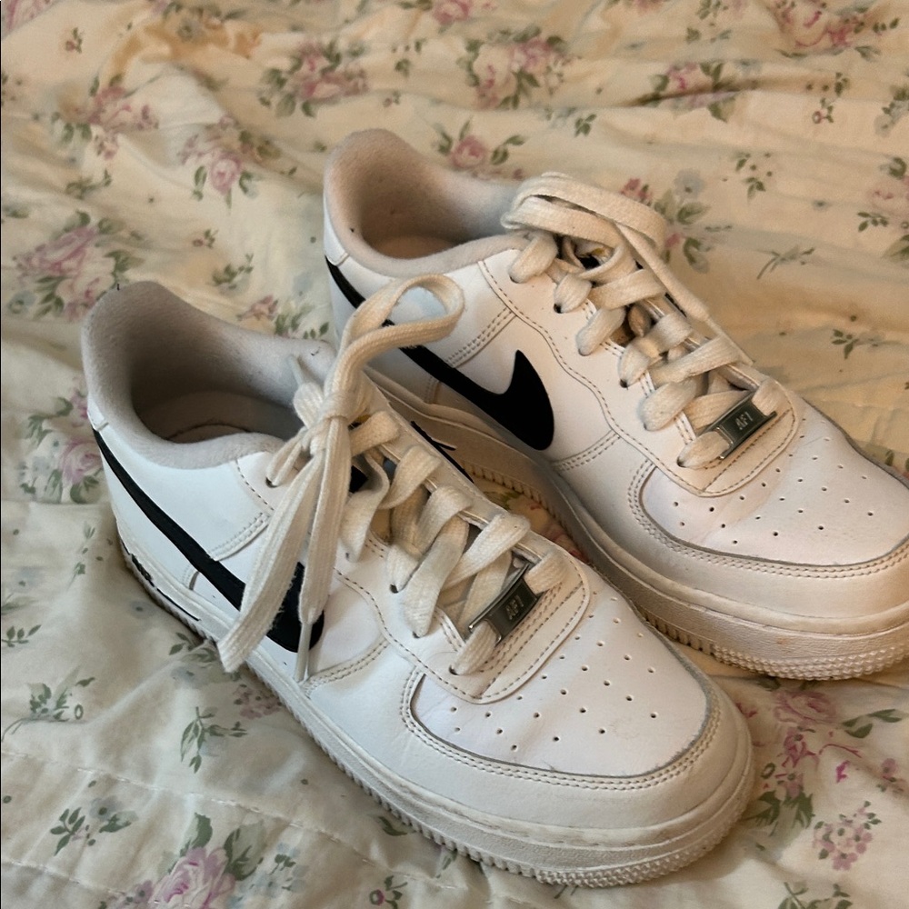 Nike Classic White and Black Athletic Shoes